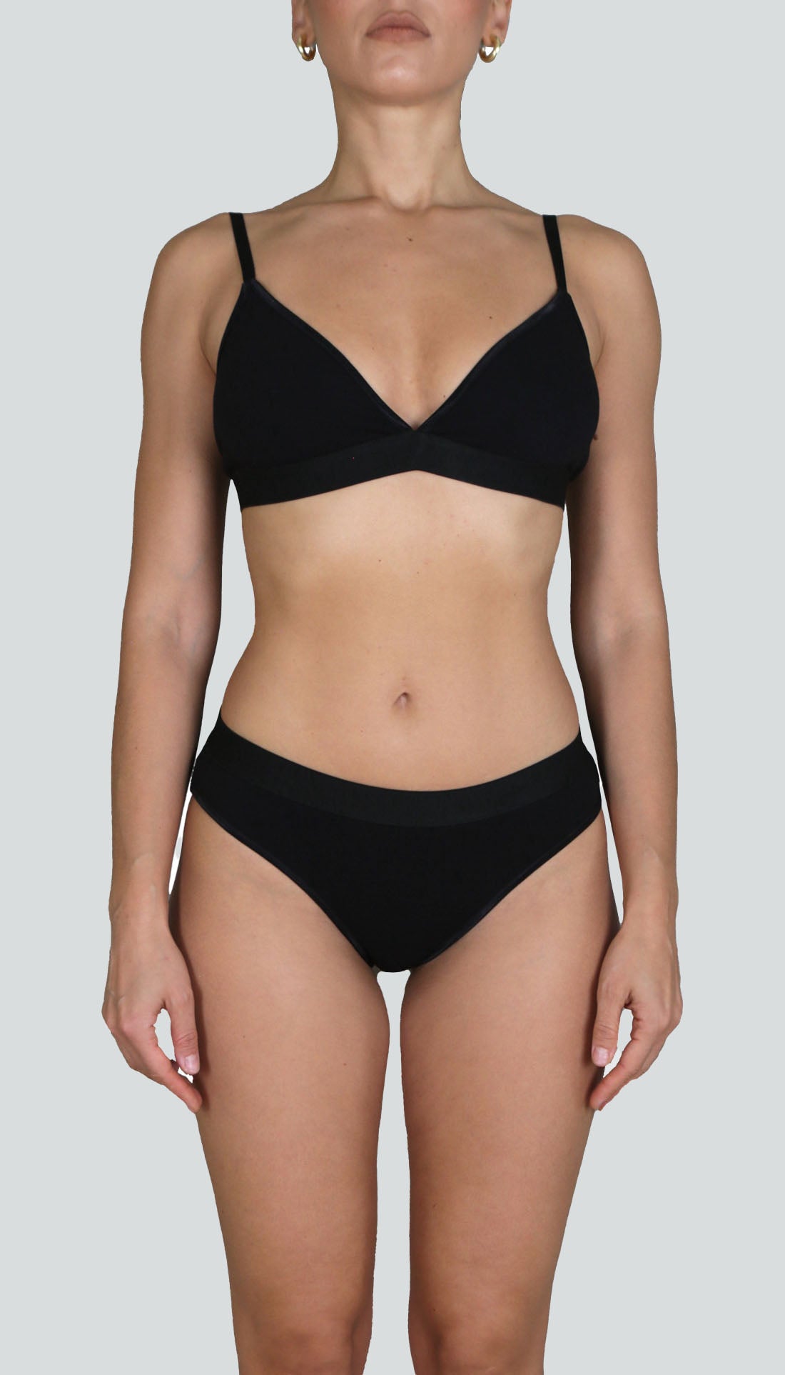 CLASSIC TRIANGLE BRALETTE